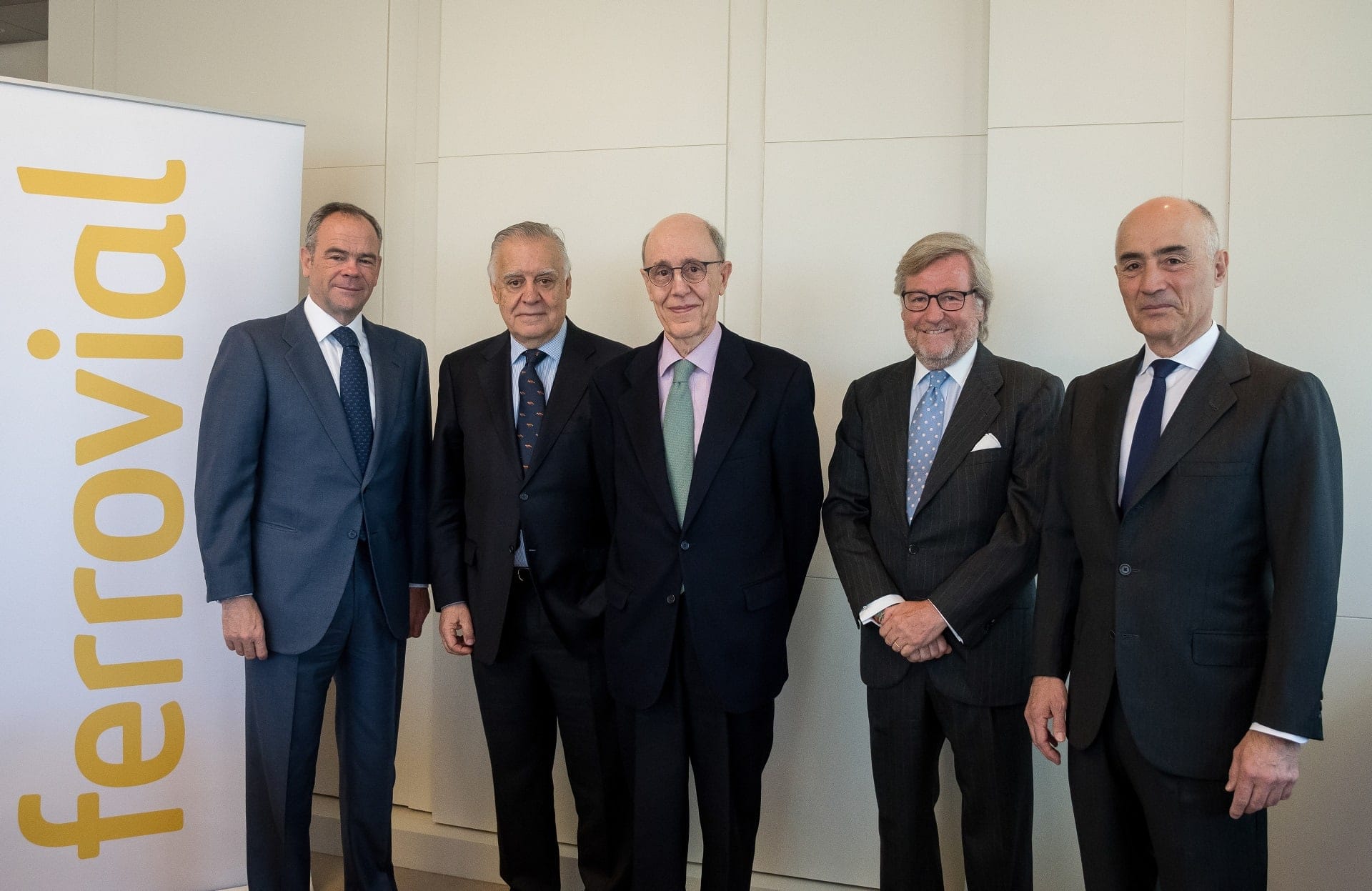 Ferrovial-InfraestructurasSociales-2019 From left to right: Íñigo Meirás, CEO of Ferrovial; Jaime Montalvo, Chairman of Ayuda en Acción; José Luis Leal, Chairman of Acción Contra el Hambre; Benjamín Aparicio, Chairman of World Vision; and Rafael del Pino, Chairman of Ferrovial.