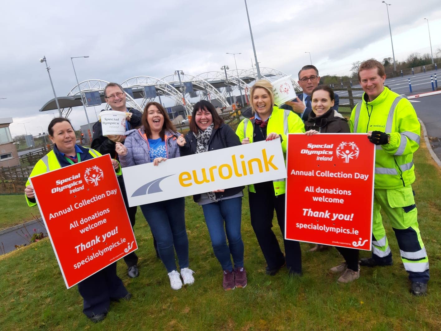 customers and volunteers that participated in this initiative