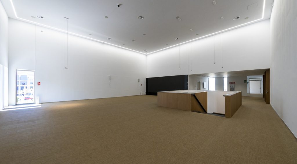 Image of the anteroom of the Paraninfo of the Cardenal Herrera University of CEU
