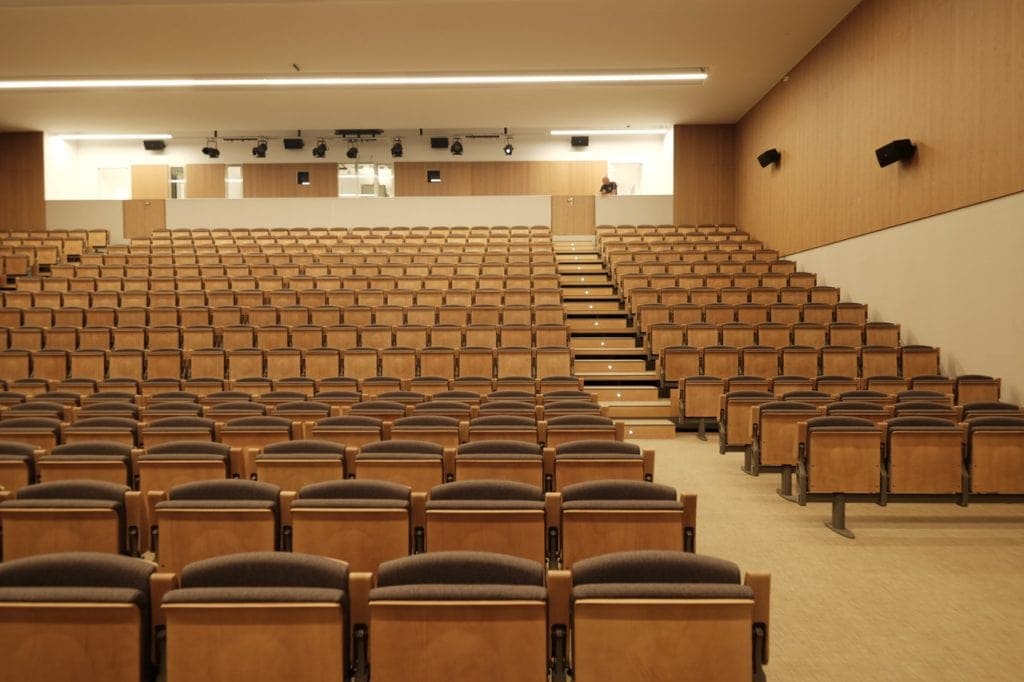 Image of the main hall of the Paraninfo of the Cardenal Herrera University of CEU