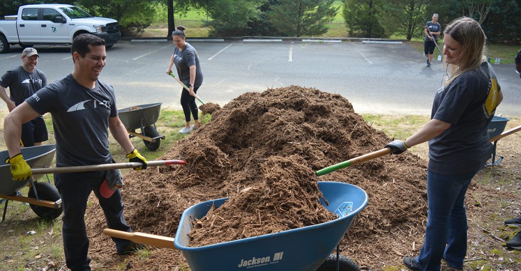 I-77 Mobility partners volunteers revitalize a park in Charlotte
