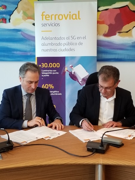 Ferrovial Servicios public lighting Gozon El alcalde del municipio de Gozón en Asturias, Jorge Suárez, y Gonzalo Rodríguez San Juan, director de Administraciones Locales de Ferrovial Servicios España